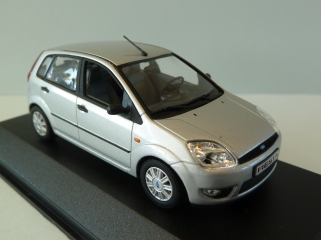 Ford Fiesta Mk6 4-deurs Silver 1:43 433081103 MINICHAMPS diecast model car  / scale model For Sale