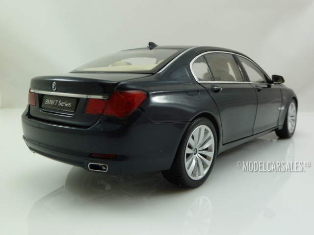 BMW 750Li (F02) Long Citrine Black 1:18 KYO 08781CB KYOSHO diecast