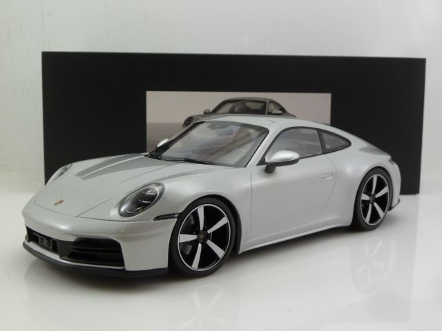 Porsche 911 GT 1/18 スケールモデル シルバー Spark 1:18 Porsche 911 (992) Turbo S 50 年 Porsche GT