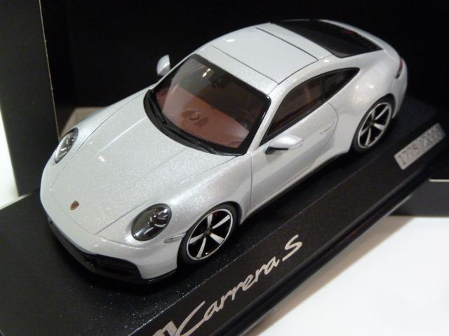 Porsche 911 (992.2) Carrera S Ice Grey Metallic 1:43