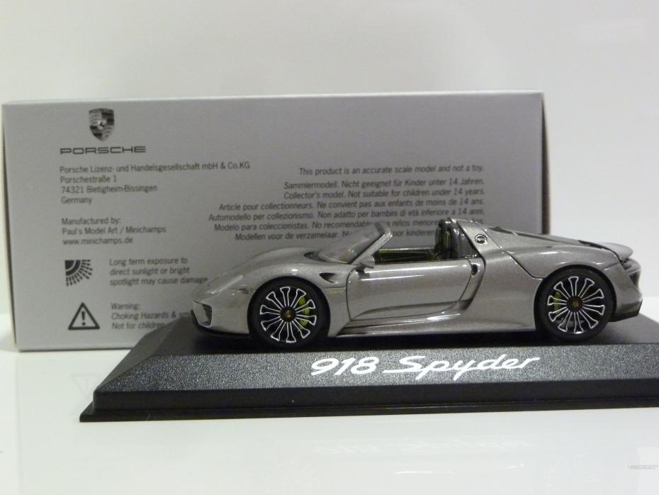1//43 Minichamps Porsche 918 Spyder Silver gray dealer WAP0201000E