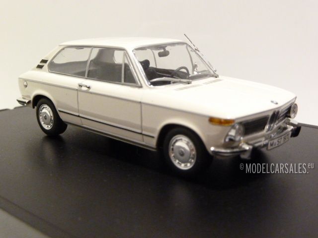 BMW 1600 Touring White 1:43 80420145821 MINICHAMPS diecast model car / scale  model For Sale
