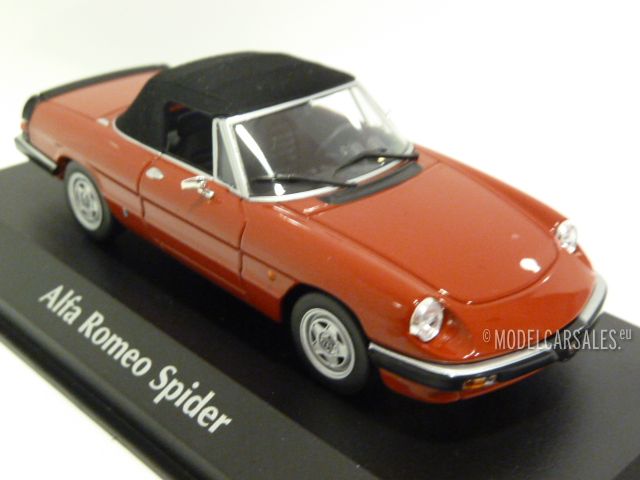 Alfa Romeo Spider Red 1:43 Maxichamps 940120761
