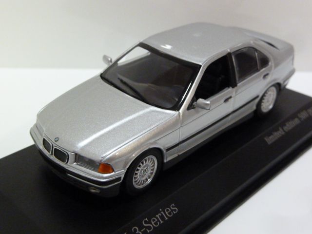 BMW e36 Limousine 1992 silber Modellauto 943023303 Minichamps 1:43