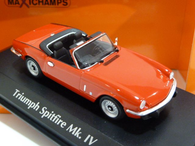 Triumph Spitfire MkIV Red 1:43 940132530 MAXICHAMPS diecast
