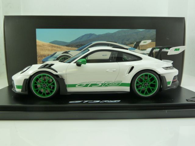 Spark 1:18 Porsche 911 (992) GT3 RS 2022 tribute Carrera RS white / green  WAP0211540P002 model car WAP0211540P002