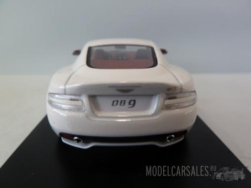 Aston Martin DB9