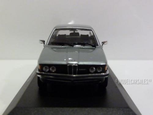 BMW 323i