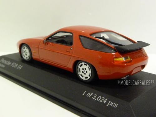 Porsche 928 S4