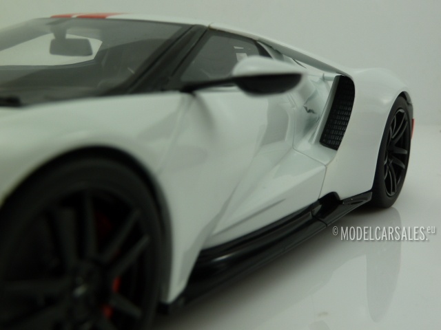 Ford GT White W. Orange Stripes 1:18 GT097 GT SPIRIT diecast