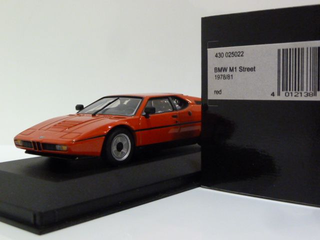 BMW M1 Red 1:43 430025022 MINICHAMPS diecast model car / scale