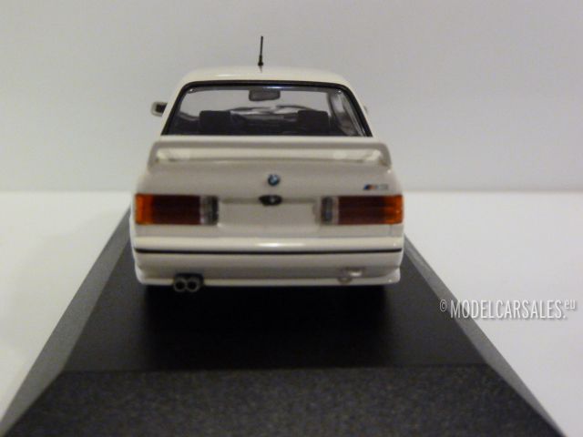 BMW M3 (e30) White 1:43 940020301 MAXICHAMPS diecast model
