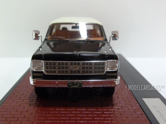 Chevrolet Blazer K5 Cheyenne Black W/ White 1:43 MX20302-383